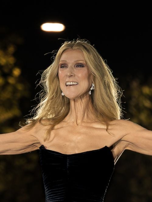A Paris, Les jumeaux de Céline Dion, Eddy et Nelson, posent avec une autre diva que leur mère dans un lieu très fréquenté des stars !