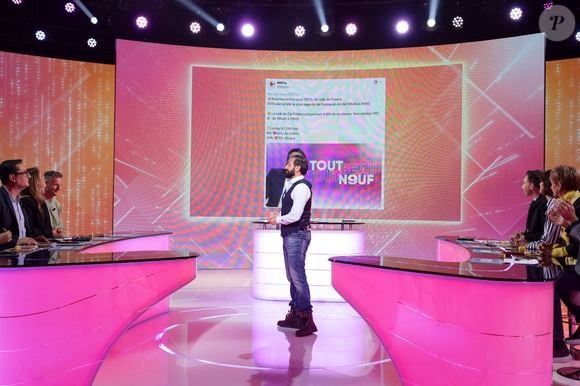 Exclusif - Cyril Hanouna, sur le plateau de  TBT9 présenté par C.Hanouna, et diffusé en direct sur W9, Paris, France, le 05 novembre 2025. © Jack Tribeca / Bestimage