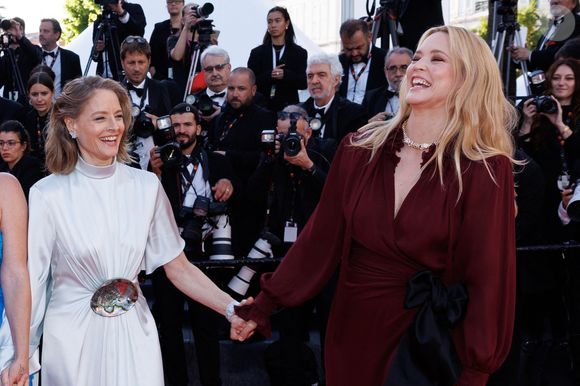 Jodie Foster, Virginie Efira - Montée des marches du film « Vie privée » lors du 78ème Festival International du Film de Cannes, au Palais des Festivals à Cannes. Le 20 mai 2025
© Jacovides-Moreau / Bestimage