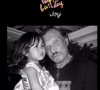 Elle salue la force de sa fille face à cette épreuve et lui réaffirme tout son amour. 


Capture d'écran de la story Instagram de Læticia Hallyday.