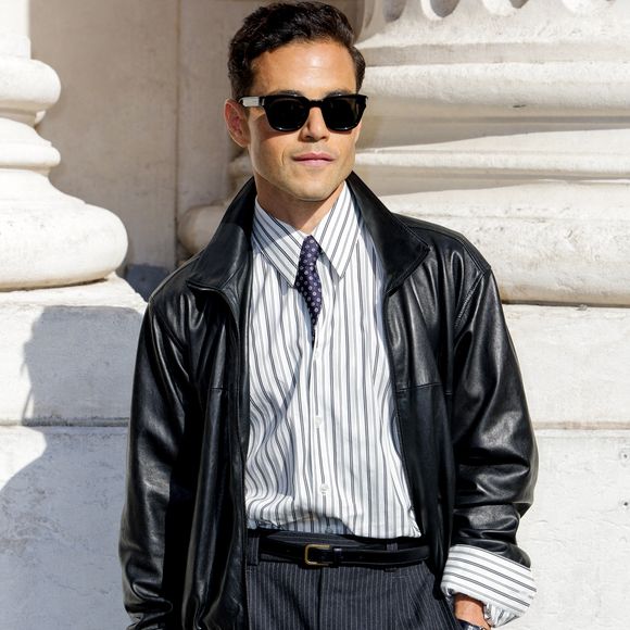 Rami Malek aux arrivées du deuxième défilé de mode Saint Laurent Prêt à Porter Collection Homme Printemps/Été 2027 lors de la Fashion Week de Paris à la Bourse de Commerce - Pinault Collection, à Paris, France, le 23 juion 2026. © Olivier Borde/Bestimage