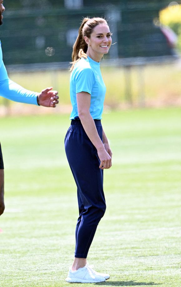 Catherine Kate Middleton, princesse de Galles, participe à des exercices de rugby lors d'une visite au Maidenhead Rugby Club, dans le Berkshire le 7 juin 2023.  AGENCE / BESTIMAGE