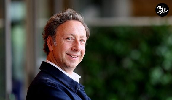 Il a également assuré avoir déjà enregistré près d'une dizaine d'émissions inédites, ainsi que de nouveaux numéros du "Village préféré des Français", du "Monument préféré des Français" et de "Laissez-vous guider".

Stéphane Bern au village lors des Internationaux de France de Tennis de Roland Garros 2025. Paris, le 29 mai 2025.

© Moreau/Jacovides/Bestimage