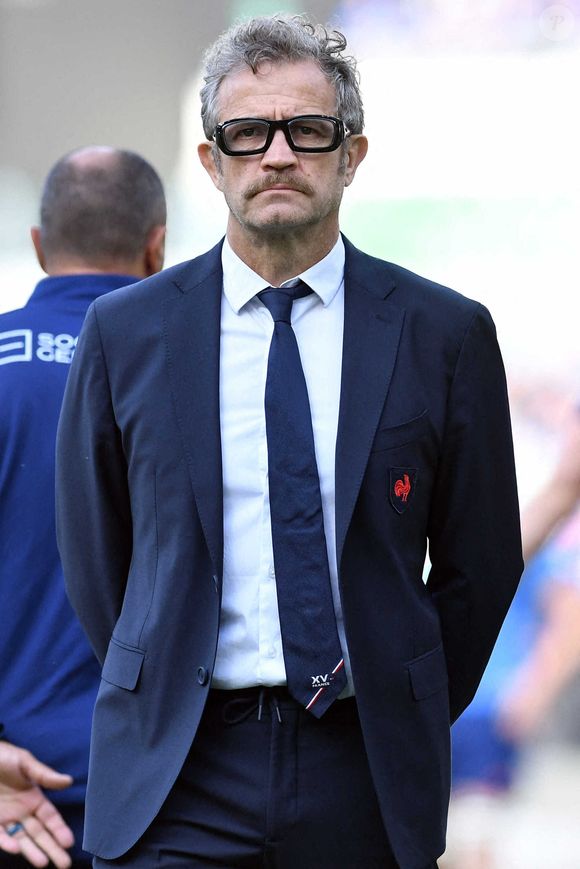 Contrairement à ce que certains imaginent, ce n’est pas Fabien Galthié qui l’a amenée à aimer cette région. 

23 février 2025, Rome, Italie : le Français Fabien Galthié lors du match du Tournoi des Six Nations entre l'Italie et la France au Stadio Olimpico, le 23 février 2025 à Rome, en Italie. (Crédit photo : © Matthieu Mirville/ZUMA Press Wire)