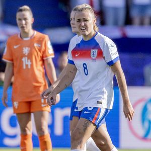 Ce mardi 22 juillet, les Britanniques ont remporté le match EURO féminin de l'UEFA 2025 contre l'Italie.

Le match du groupe D de l'UEFA Women's EURO 2025 entre l'Angleterre et les Pays-Bas au Letzigrund à Zurich, le 9 juillet 2025. 

Photo : SPP / PsnewZ / Bestimage