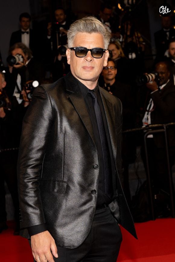 Benjamin Biolay - Descente des marches du film « Marcello Mio » lors du 77ème Festival International du Film de Cannes, au Palais des Festivals à Cannes. Le 21 mai 2024 © Jacovides-Moreau / Bestimage
