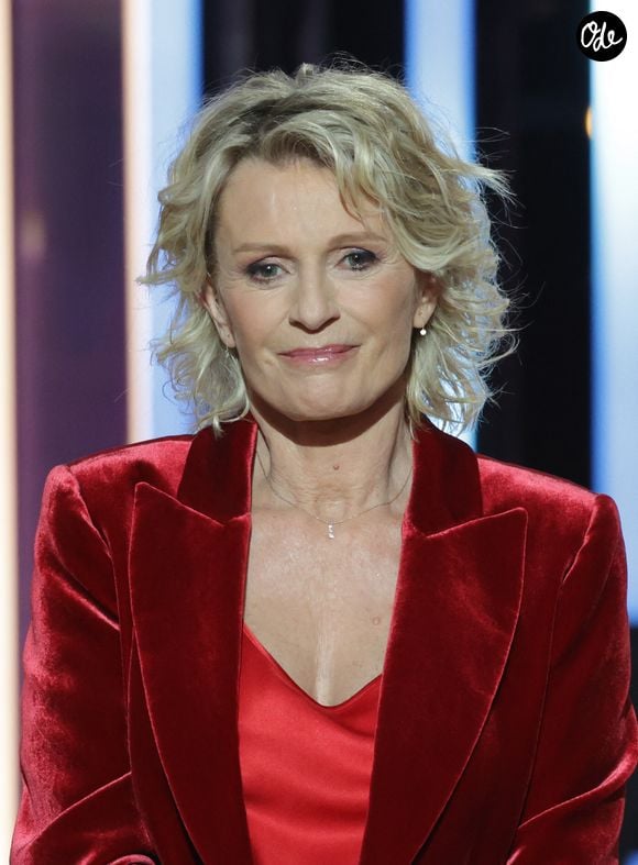 Sophie Davant - Les célébrités se mobilisent pour la 38ème édition du Téléthon dans les studios de France 2 à Paris, le 29 novembre 2024. 
© Coadic Guirec / Bestimage