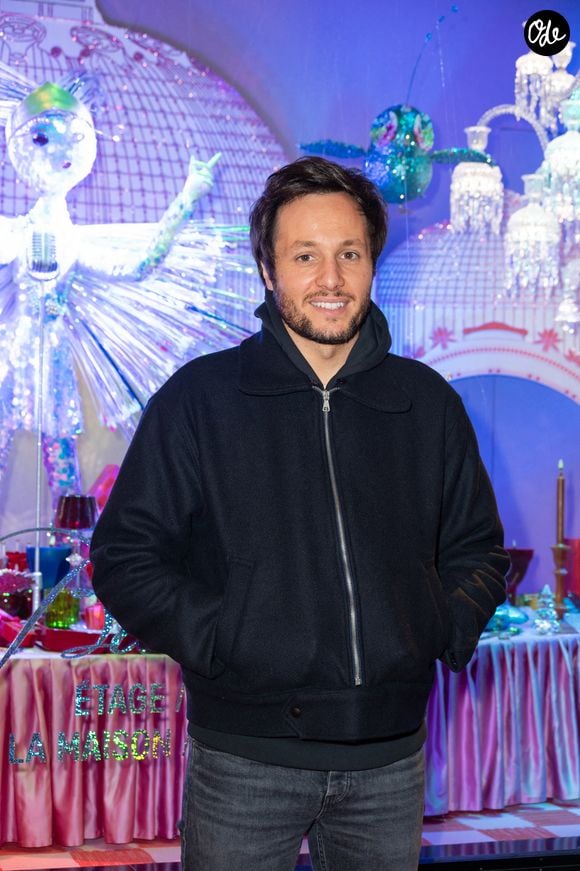 L'un de ses trois frères était présent pour y passer la nuit

Le chanteur Vianney assiste à l'inauguration des décorations de Noël « Le 130e Noël des Galeries Lafayette », le 14 novembre 2024 à Paris, en France. Photo de Mireille Ampilhac/ABACAPRESS.COM