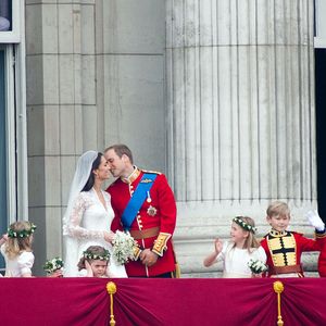 Archives - Le prince Charles, Camilla Parker Bowles, duchesse de Cornouailles, la reine Elisabeth II d'Angleterre et le prince Philip, duc d'Edimbourg, Pippa Middleton et le prince Harry, lors du mariage du prince William et de Kate Middleton. Le 29 avril 2011 Mirrorpix / Bestimage