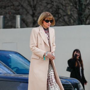 Anna Wintour à la sortie du défilé Christian Dior Mode Féminine Prêt-À-Porter Automne/Hiver 2025-2026 lors de la Fashion Week de Paris (PFW), à Paris, France, le 4 mars 2025. © Christophe Clovis/Bestimage