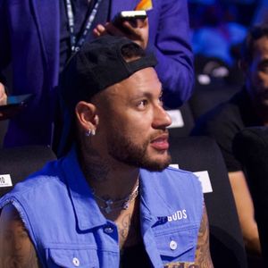 BGUK_3058525 - riyadh, ARABIE SAOUDITE - Le footballeur Neymar Junior a été aperçu au bord du ring lors du combat de son ami Chris Eubank Junior, samedi soir au Kingdom arena de Riyadh, en Arabie Saoudite.



Sur la photo : Neymar da Silva Santos Junior alias Neymar