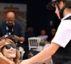 "Ils l’ont bannie alors qu’il y a des comptes pirates d’elle qui ont un nombre d’abonnés incroyable qui peuvent monétiser la pauvrette alors qu’elle est mineure" a-t-elle déclaré.

Carla Bruni Sarkozy et sa fille Giulia - N.Sarkozy et sa femme C.Bruni viennent soutenir leur fille G.Sarkozy pendant l’épreuve Kids Cup L’Envol lors de la 10ème édition du "Longines Paris Eiffel Jumping" à la Plaine de Jeux de Bagatelle à Paris, France, le 21 juin 2024. © Perusseau-Veeren/Bestimage