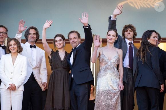 Marie Narbonne, Dimitri Rassam, Anamaria Vartolomei, Patrick Mille, Adèle Simphal, Vassili Schneider - Montée des marches du film "Le comte de Monte-Cristo" lors du 77ème Festival International du Film de Cannes, au Palais des Festivals à Cannes. Le 22 mai 2024
© Olivier Borde / Bestimage