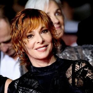 Mylène Farmer a longtemps vécu dans un hôtel particulier de la Villa Montmorency, l'un des quartiers les plus exclusifs de Paris.

Mylène Farmer - Montée des marches du film « Dalloway » lors du 78ème Festival International du Film de Cannes, au Palais des Festivals à Cannes. 
© Jacovides-Moreau / Bestimage
