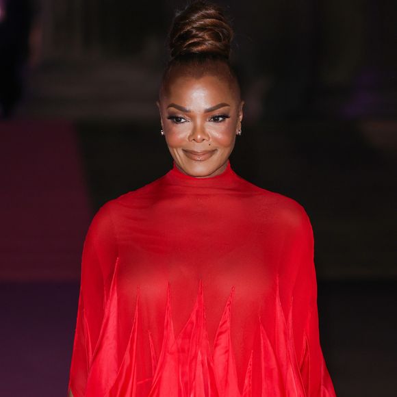 Janet Jackson sur le tapis rose du photocall du bal du British Museum 2025 à Londres, Royaume Uni, le 18 octobre 2025. © GoffPhotos/Bestimage