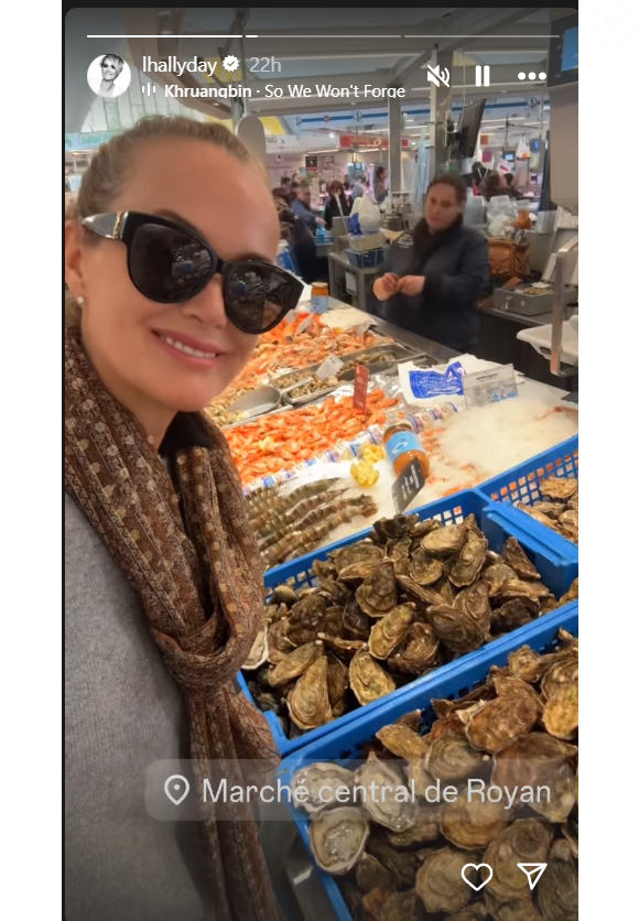 Et voilà que Laeticia Hallyday a décidé de profiter de l'Atlantique en se rendant dans la ville de Royan, pendant que son chéri, entreprenneur, rénove un hôtel.