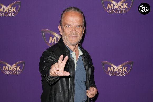 Depuis 2005, il se produit régulièrement sur scène sous le pseudonyme de "Dédé le Rockcœur".

André Bouchet - Photocall officiel, organisé par TF1 et Musée Grévin, de la soirée "Watch Party" de lancement de la nouvelle saison de "Mask Singer" au Musée Grévin à Paris le 24 avril 2026.

© Guirec Coadic / Bestimage