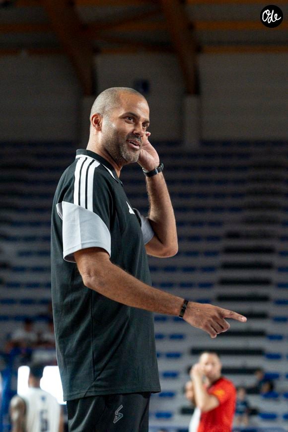 En interview, l'athlète se confie sur cette expérience.

Tony Parker demande un arrêt de jeu lors du match la Chorale de Roanne vs LDLC ASVEL, 1ère édition de l’Adidas élite Three Tournament à la halle André Vacheresse à Roanne, le 06/09/2026. © Sandrine Thesillat / PsNewZ / Bestimage