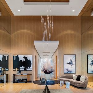 Exclusif - La nouvelle villa de Kanye West à Beverly Hills. Kanye a finalisé l'achat hors marché pour 35 millions de dollars. La propriété de style méditerranéen comprend environ 1900 m2 d'espace habitable, des jardins privés et des vues panoramiques sur la ville. Los Angeles, le 15 décembre 2024.