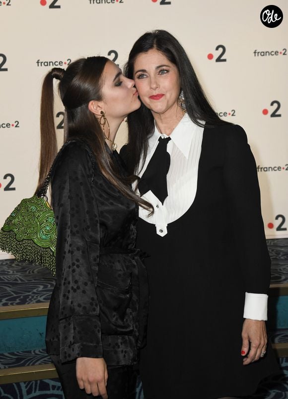 Cristiana Reali et Toscane Huster lors de la 31ème cérémonie des Molières 2019 aux Folies Bergère à Paris, France, le 13 mai 2019. © Coadic Guirec/Bestimage