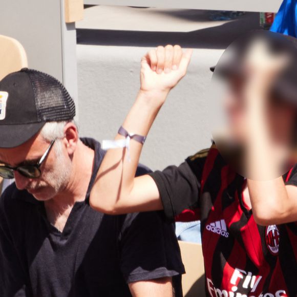 Vincent Delerm en tribunes lors des Internationaux de France de tennis de Roland Garros 2023 à Paris, France, le 2 juin 2023. © Moreau-Jacovides/Bestimage