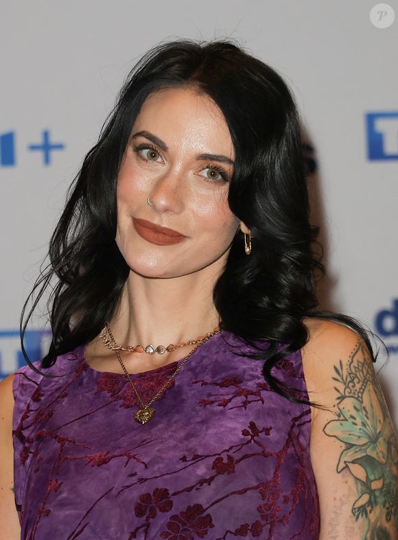 Elle a une blessure physique survenue dès le troisième prime.

Maghla - Photocall de lancement de la saison 2026 de "Danse avec les stars" (DALS) au siège de TF1 à Boulogne-Billancourt le 18 décembre 2025. © Coadic Guirec/Bestimage