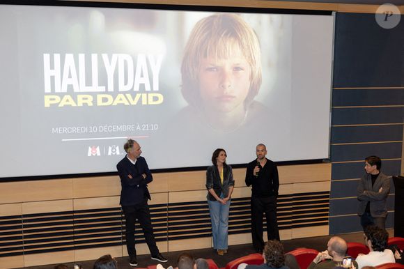 Exclusif - Le directeur général de M6 Jérôme Fouqueray, Vanessa Antelme, Timothee Vienne et le directeur général des programmes de M6 Guillaume Charles lors de la projection du film documentaire "Hallyday par David" dans les locaux de la chaîne de télévision française M6 à Paris, France le 1er décembre 2025. Première du documentaire "Hallyday par David" qui sera diffusé le mercredi 10 décembre à 21h10 sur M6. En présence de David Hallyday et de sa famille.. Photo par Alexis Jumeau/ABACAPRESS.COM