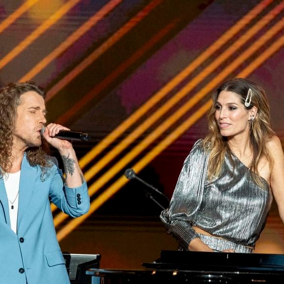 Exclusif - Julien Doré, Laury Thilleman - Enregistrement de l'émission "La fête de la chanson française" à Paris, présentée par L.Thilleman et A.Manoukian, et diffusée le 20 décembre sur France 3
© Pierre Perusseau / Bestimage
