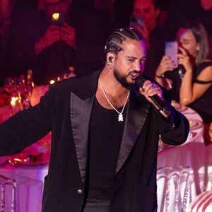 Slimane se produit au Grand Diner de la 77e édition du Festival de Cannes à Théoule-sur-Mer, France, le samedi 18 mai 2024.