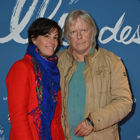 Le chanteur Renaud Sechan et sa femme Cerise assistent à l'avant-première de 'La vallée des fous' au cinéma Pathe Wepler à Paris, France, le 12 novembre 2024. Photo par Mireille Ampilhac/Abaca