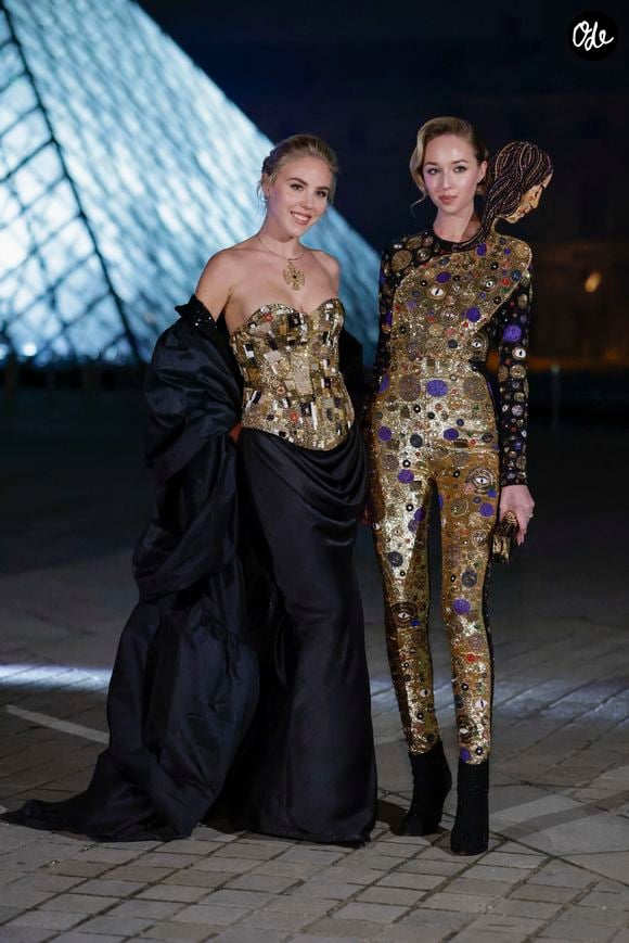 Princesse Maria Carolina et Princesse Maria Chiara de Bourbon des Deux-Siciles, – Arrivées au Grand Dîner du Louvre 2026 à Paris pendant la fashion week Prêt à Porter femme automne/hiver 2026-2027 (PFW) © Olivier Borde / Bestimage