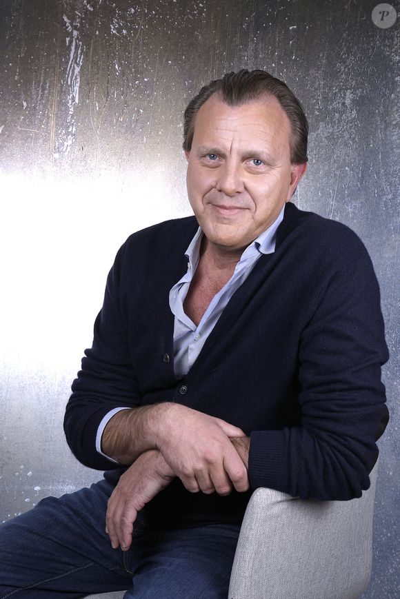 Le spot de Noël met en scène un loup mal-aimé et a été diffusé le 6 décembre lors de Miss France

Portrait de Claude François Junior lors de l'enregistrement de l'émission "Chez Jordan de Luxe" à Paris. Le 6 mars 2024
© Cédric Perrin / Bestimage