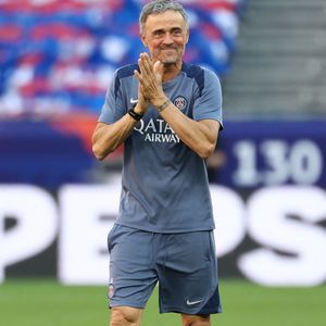 Luis Enrique, entraîneur du PSG, fait un geste lors de la séance d'entraînement avant le match de football de la finale de la Ligue des Champions 2025/2026 entre le Paris Saint Germain et Arsenal FC au stade Puskas Arena à Budapest (Hongrie), le 29 mai 2026. Inside/PsnewZ/Bestimage