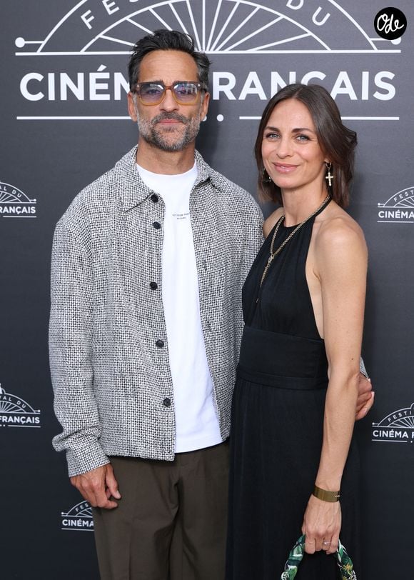 Le couple s'est également lancé dans un projet commun, imaginé avec le frère de Virginie autour d'une raclette : créer un festival d'humour à la montagne.

Florent Peyre et Virginie Stref au photocall de la cérémonie de clôture de de la 5ème édition du Festival du Cinéma Français & Gastronomie (7ème art et gastronomie), à Aix-les-Bains, France, le 6 juin 2026. © Denis Guignebourg/Bestimage