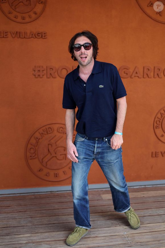 Etienne Carbonnier au village lors des Internationaux de France de Tennis de Roland Garros 2025. Paris, le 29 mai 2025.
© Moreau/Jacovides/Bestimage