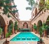 Les riads marocains inspirent une astuce simple pour rafraîchir une pièce sans électricité.

Pexels