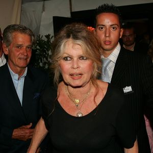 Archives - Brigitte Bardot et son mari Bernard d'Ormale lors de la 6ème édition du Festival de la fiction TV à Saint-Tropez, le 18 septembre 2004. © Frédéric Piau/Bestimage