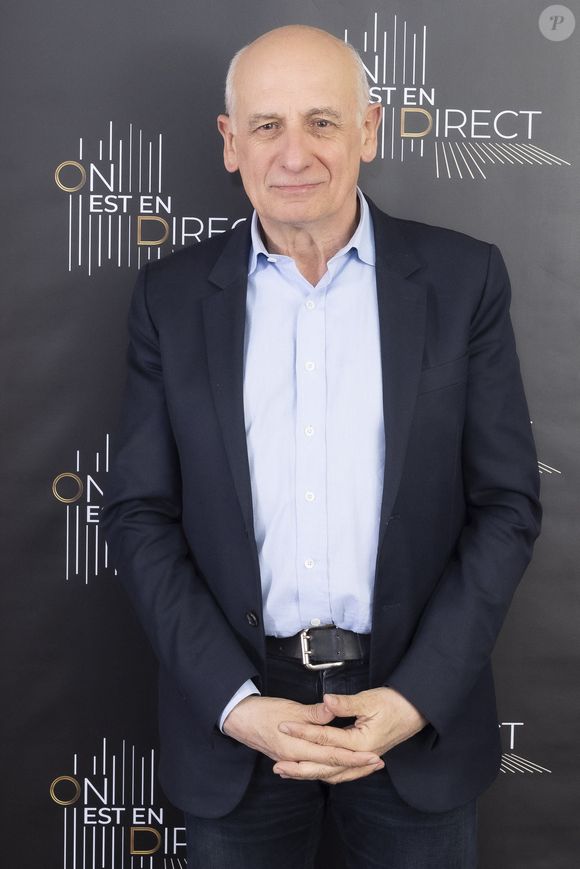 Après deux semaines d'essai, elle a été choisie
Exclusif - Jean-Michel Aphatie - Backstage de l'enregistrement de l'émission "On Est En Direct (OEED)", présentée par L.Ruquier et L.Salamé, et diffusée en direct le 2 avril sur France 2
© Jack Tribeca / Bestimage
