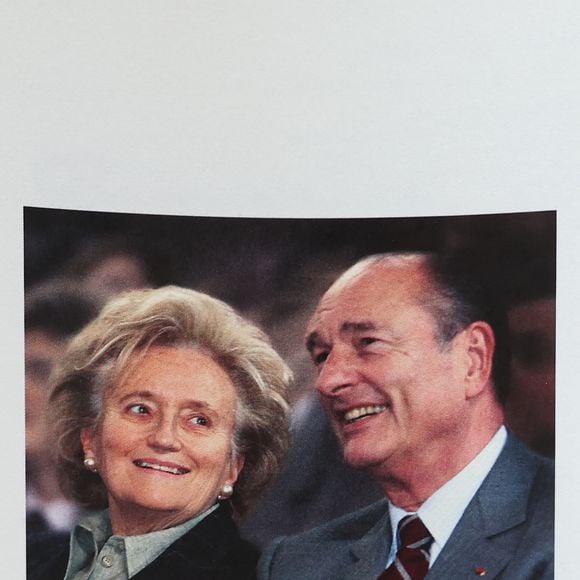 Fleurs et couronnes lors des funérailles de Bernadette Chirac devant la basilique Sainte-Clotilde à Paris, le 12 juin 2026.

© Jacovides / Liewig / Bestimage