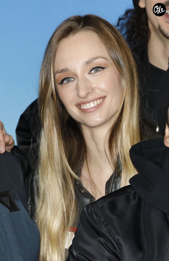 Dans une interview accordée à "Gala", Emma Smet explique ainsi avoir appris dès l'enfance à se préserver.

Emma Smet - Avant-première du film "Les SEGPA au ski" au cinéma Pathé Wepler à Paris le 18 décembre 2023. © Marc Ausset-Lacroix/Bestimage