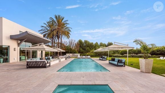 Exclusif - La nouvelle villa de Kanye West à Beverly Hills. Kanye a finalisé l'achat hors marché pour 35 millions de dollars. La propriété de style méditerranéen comprend environ 1900 m2 d'espace habitable, des jardins privés et des vues panoramiques sur la ville. Los Angeles, le 15 décembre 2024.