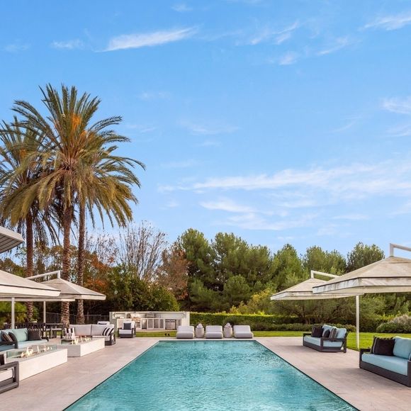 Exclusif - La nouvelle villa de Kanye West à Beverly Hills. Kanye a finalisé l'achat hors marché pour 35 millions de dollars. La propriété de style méditerranéen comprend environ 1900 m2 d'espace habitable, des jardins privés et des vues panoramiques sur la ville. Los Angeles, le 15 décembre 2024.
