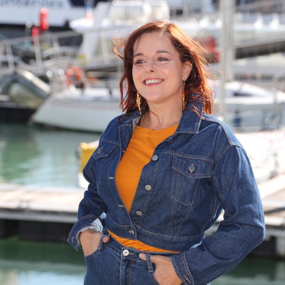 Laure Calamy en photocall pour le téléfilm en compétition "Je ne me laisserai plus faire" lors de la 26ème édition du Festival de la fiction télé de La Rochelle, France, le 12 septembre 2024. © Patrick Bernard/Bestimage