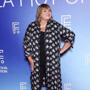 Michèle Bernier au photocall de la projection de "Parfum du Bonheur" lors du 27ème Festival de la Fiction de la Rochelle, lFrance, le 19 septembre 2025. © Denis Guignebourg/Bestimage