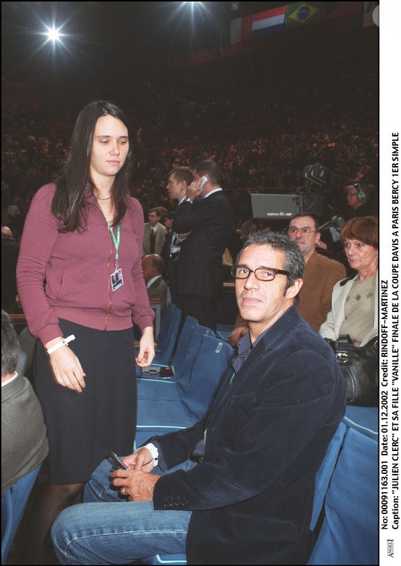Julien Clerc avec sa fille Jeanne Herry à la finale de la Coupe David à Paris le  1er décembre 2002. © RINDOFF-MARTINEZ / BESTIMAGE