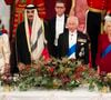 La reine a participé au banquet d'Etat organisé en l'honneur de l'émir du Qatar Tamim ben Hamad Al-Thani et sa femme à Londres
Le roi Charles III d'Angleterre et Camilla Parker Bowles, reine consort d'Angleterre, la princesse Anne - L'émir du Qatar Tamim ben Hamad Al-Thani et sa femme au dîner d'Etat au palais de Buckingham lors de sa visite d'Etat au Royaume-Uni, le 3 décembre 2024.