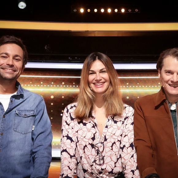 Exclusif - Bertrand Chameroy, Benabar, Hélèna Noguera, lors de l'enregistrement de l'émission "100% Logique", présentée par C.Féraud et diffusée le 18 avril 2026 sur France 2, à Paris, France, le 20 février 2026. © Jack Tribeca/Bestimage