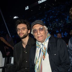 Gérard Darmon et son fils Jules Darmon - Les célébrités assistent au combat de boxe opposant le français Tony Yoka au congolais Martin Bakula à l'AccorHotels Arena à Paris, France, le 14 mai 2022. © Aurelien Morissard/Panoramic/Bestimage