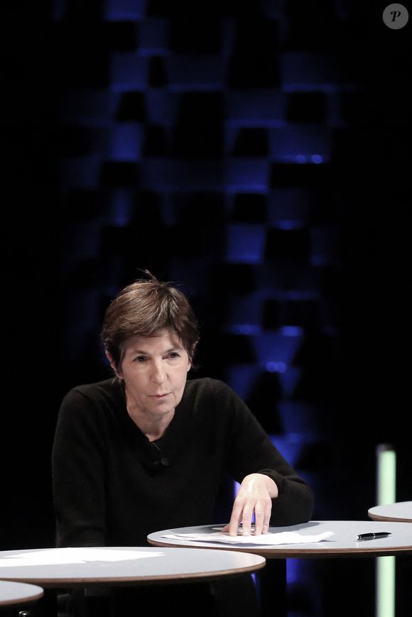 Christine Angot - Personnalités lors d'une veillée de paix pour l'Ukraine au Palais de Chaillot à Paris. © Stéphane Lemouton / Bestimage