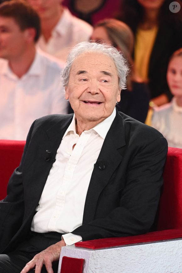 Exclusif - Pierre Perret lors de l'enregistrement de l'émission Vivement Dimanche, au studio Rive gauche, à Paris, France, le 22 octobre 2025© Guillaume Gaffiot/Bestimage